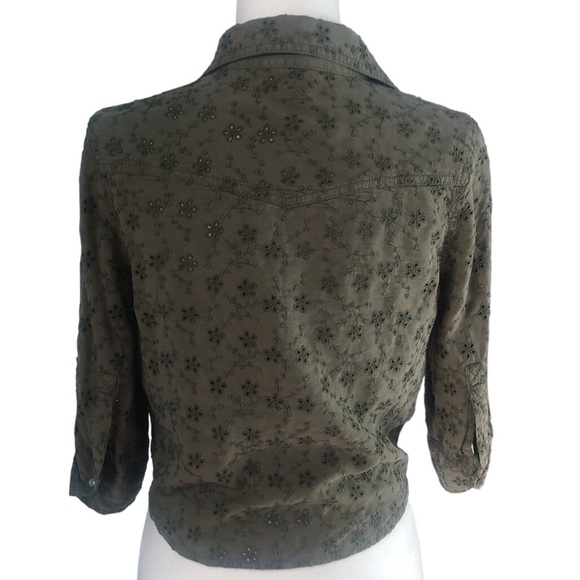 GUESS Eyelet Denim Tie Front Pin Up Shirt Size Medium - Picture 6 of 15